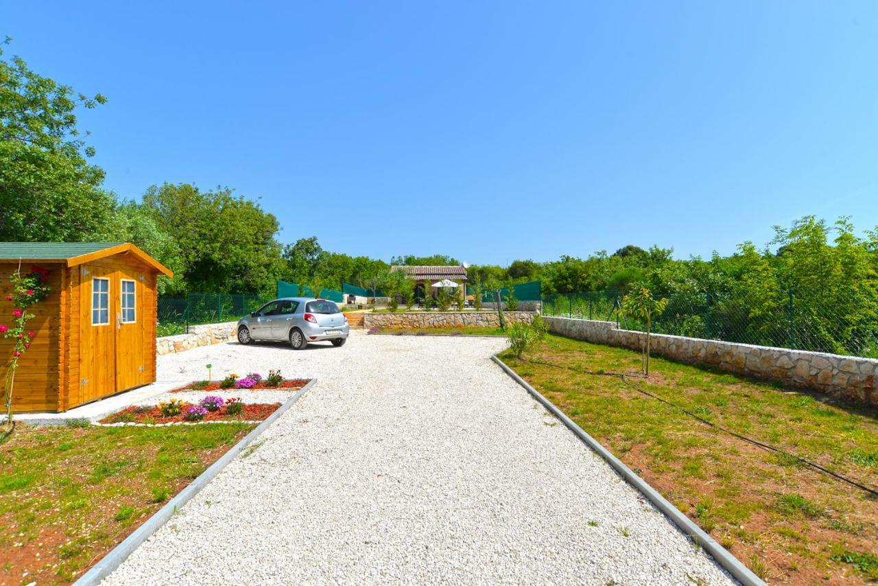 House Monfiorenzo 1833 *